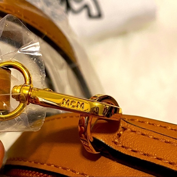 MCM Signature Diamond Logo Mini🎊 - Picture 6 of 8